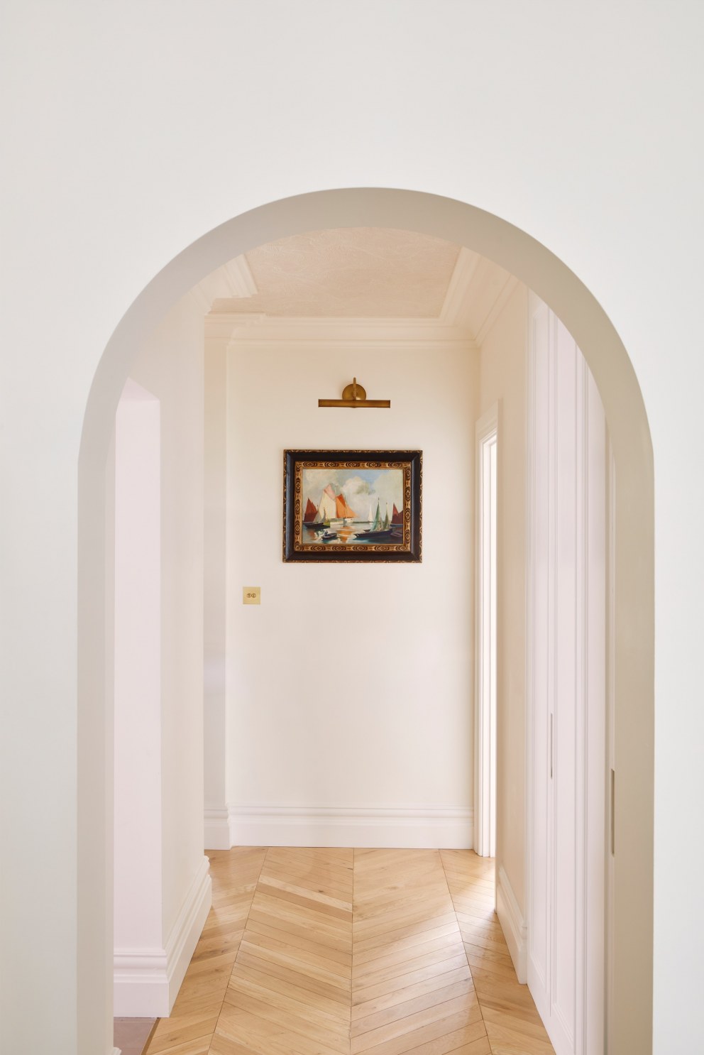 Redcliffe Gardens  | Arched Hallway and Pierre Frey Ceiling  | Interior Designers